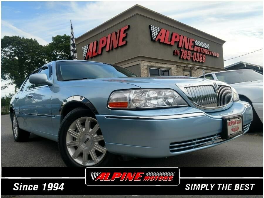 2006 Lincoln Town Car 4dr Sdn Signature Limited 2006 Lincoln Town Car 4dr Sdn Signature Limited