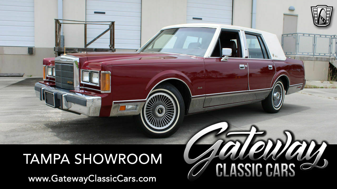 1989 Lincoln Town Car Signature Series Burgundy 1989 Lincoln Town Car  5.0l V8 4 Speed Automatic Available Now!