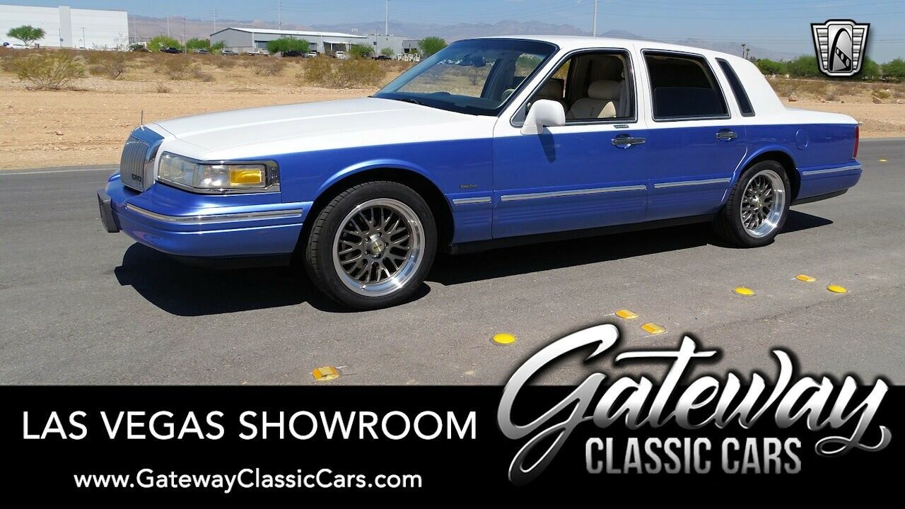 1996 Lincoln Town Car  Blue/white 1996 Lincoln Town Car  4.6 Liter V8 Automatic Available Now!